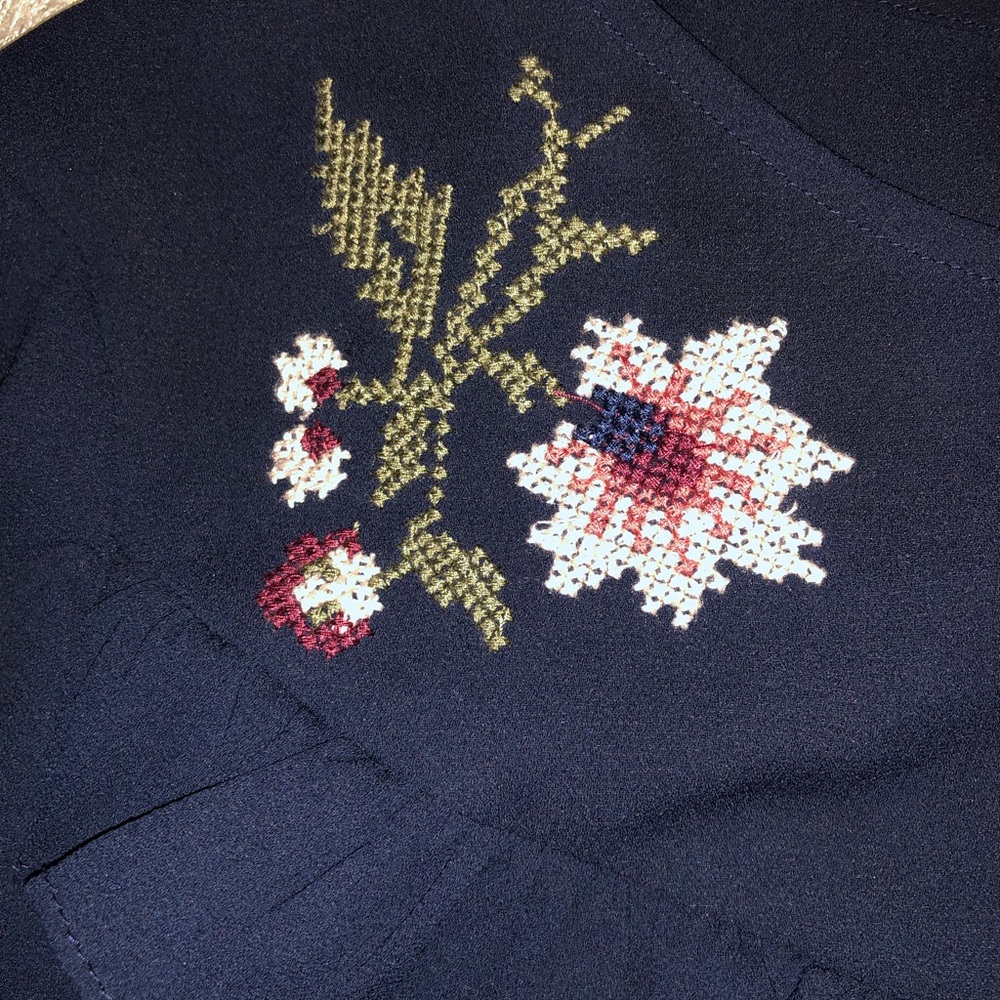 Embroidered blouse - Picture 3 of 4